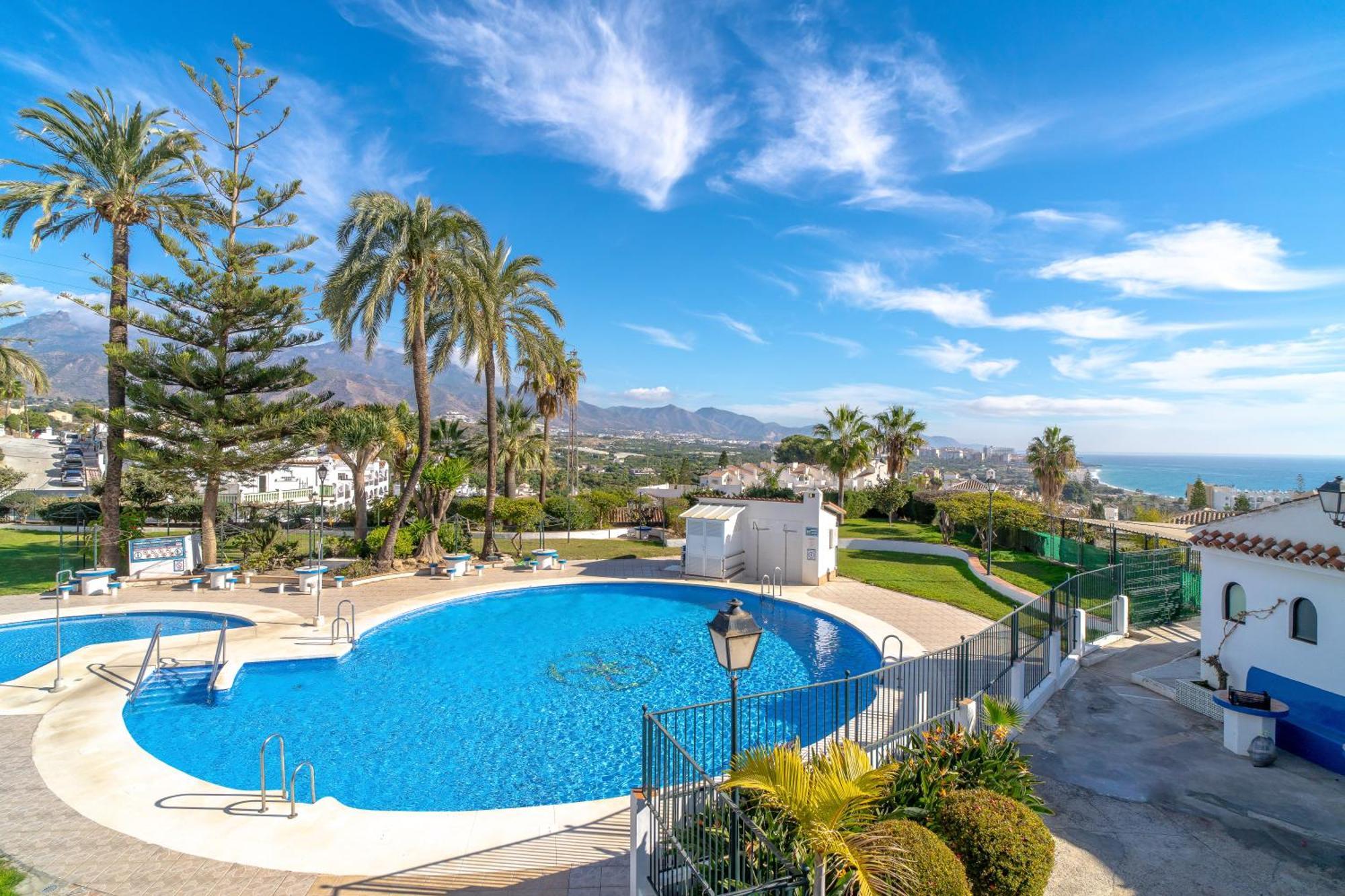 Villa Caritas Punta Lara Casasol Nerja Exterior foto